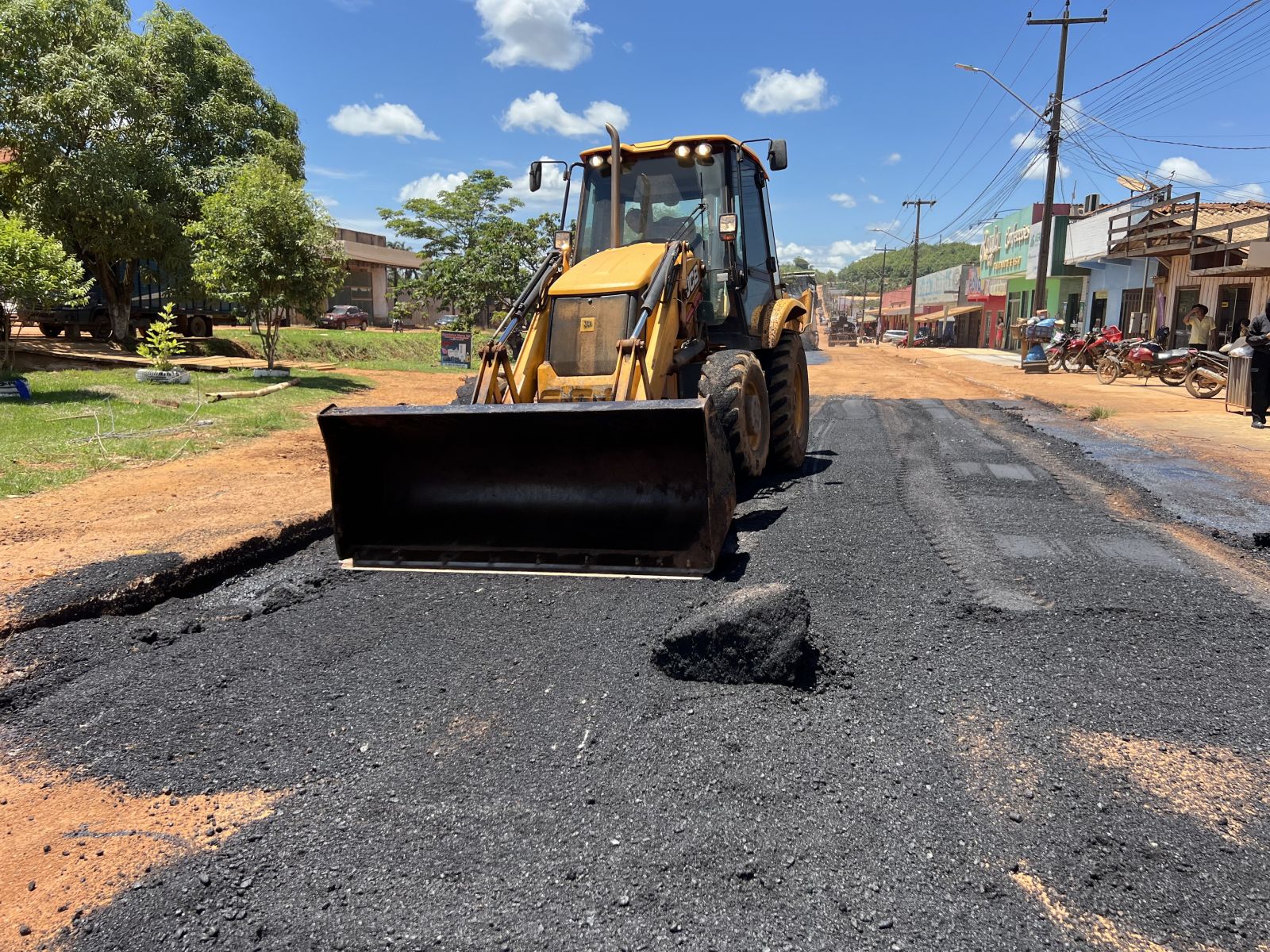 Serviço visa melhorar a trafegabilidade e facilitar o deslocamento da população 
