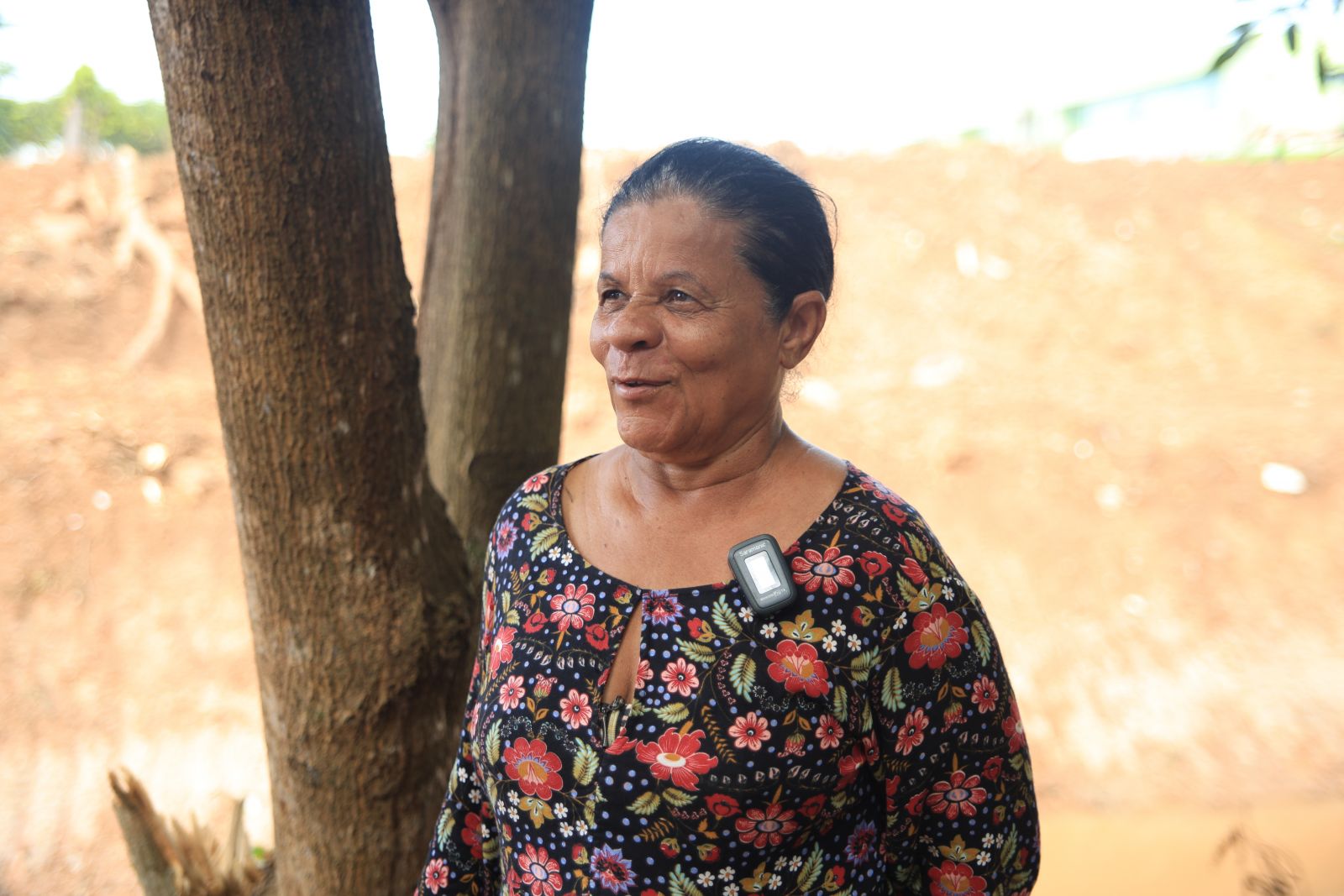 Marlúcia Ferreira destaca a importância da obra para o escoamento da água da chuva e a prevenção de alagamentos