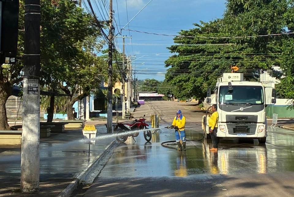 A medida buscou manter a organização das avenidas, além de assegurar condições adequadas para circulação de pedestres e veículos